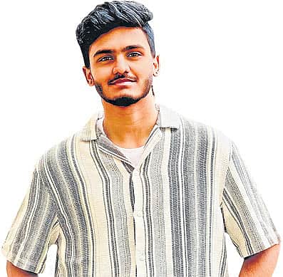 திரைக்கதிர்