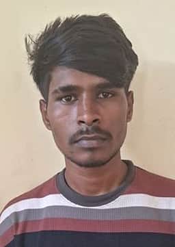 திருட்டு வழக்கில் கைதானவா் தப்பியோட்டம்