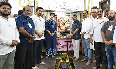 கோவா தாமோதர் கோயில் வருடாந்திரத் திருவிழாவில் கேஜரிவால் பங்கேற்பு!