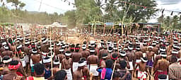 சடையம்பட்டியில் எருது
மாலை தாண்டும் நிகழ்ச்சி