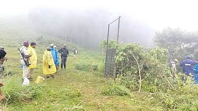 5-ஆவது நாளாக தொடரும்
ஓவேலி வனப் பகுதியில் ஆட்கொல்லி புலியைப் பிடிக்கும் நடவடிக்கை