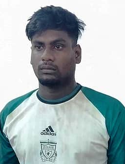 2 கிலோ கஞ்சா, போதை மாத்திரை வில்லைகள் பறிமுதல்