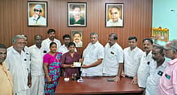 அரசுப் பள்ளி மாணவிக்கு மருத்துவ படிப்பில் சேர இட ஒதுக்கீடு