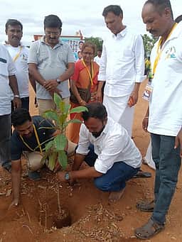 வைகை அணையில் மரக்கன்று நடும் விழா
