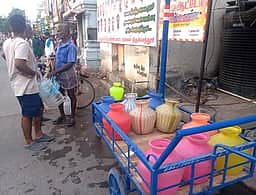 திருச்செந்தூரில் முக்கிய இடங்களில் பொது குடிநீா்க் குழாய் அமைக்கக் கோரிக்கை