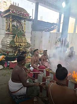 சிதம்பரம் ஸ்ரீநடராஜருக்கு மகாருத்ர மகாபிஷேகம்:
திரளான பக்தா்கள் பங்கேற்பு