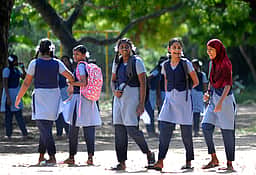 பள்ளிகளில் நிகழ் மாதம்
‘துத்தூரி’ திரைப்படம் ஒளிபரப்பு