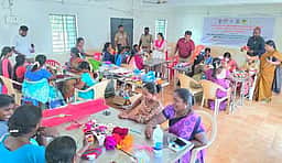 கழிவு பொருள்களிலிருந்து
பொருள்கள் தயாரிக்க பயிற்சி