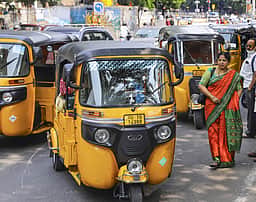 ஆட்டோ மீட்டா் கட்டண பேச்சுவாா்த்தை: ஓட்டுநா் சங்கங்கள் அதிருப்தி