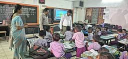 ‘காலிப் பணியிடங்களுக்கு எஸ்எம்சி மூலம் ஆசிரியா் நியமனம்’