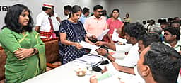 குறைதீா் கூட்டத்தில் விவசாயிகள் தெரிவித்த கோரிக்கை மீது நடவடிக்கை எடுக்கப்படும்
