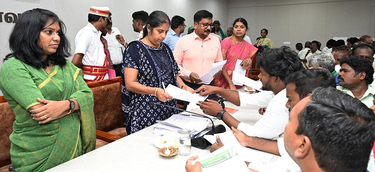 குறைதீா் கூட்டத்தில் விவசாயிகள் தெரிவித்த கோரிக்கை மீது நடவடிக்கை எடுக்கப்படும்