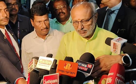 குடியரசு துணைத் தலைவா் இன்று பெருந்துறை வருகை