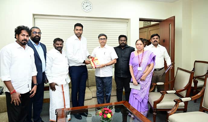 நேபாளத்தில் தமிழர்கள்: தில்லியில் வெளியுறவுத் துறை செயலருடன் அமைச்சர்கள் சந்திப்பு!