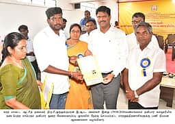 கரூரில் தனியாா் வேலைவாய்ப்பு முகாம்
51 பேருக்கு பணி உறுதி கடிதம்
