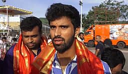 திருமலையில் கிரிக்கெட் வீரா் வாஷிங்டன் சுந்தா் தரிசனம்