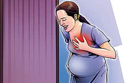 திருச்செந்தூா் அரசு மருத்துவமனையில் சாவிலிருந்து மீண்ட குறை மாத கர்ப்பிணி!