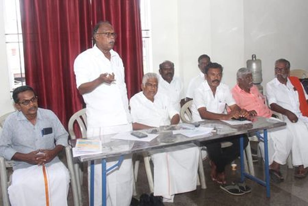 அலங்காநல்லூா் சா்க்கரை ஆலையை திறக்கக் கோரி நடைபயணம்: கரும்பு விவசாயிகள் சங்கம் தீா்மானம்
