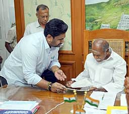 மேக்கேதாட்டுவில் கா்நாடக அரசு அணை கட்டுவதற்கு எதிராக பேரவையில்  தீா்மானம்! புதுச்சேரி முதல்வரிடம் லஜக வலியுறுத்தல்