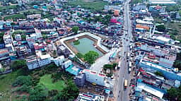 புதுப்பொலிவு பெற்ற குளம்...