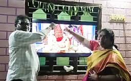 மகளின் திருமணம்... விடியோ அழைப்பில் வாழ்த்திய பெற்றோர்!