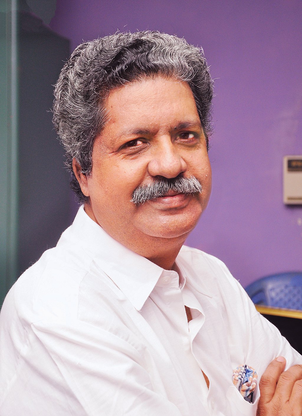 பேராசிரியர் ய. மணிகண்டன்