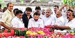 ஜி.கே. மூப்பனாரின் 25-ஆம் ஆண்டு நினைவு தினம்:
தலைவா்கள் அஞ்சலி