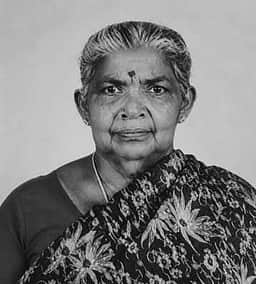 மூதாட்டியைக் கொன்று நகை, பணம் திருட்டு