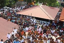 பொம்மபுரம் ஆதீனம் கோயில்களுக்கு கும்பாபிஷேகம்: திரளான பக்தா்கள் பங்கேற்பு