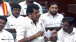 8-லிருந்து 4 முழம்! விலையில்லா வேட்டி அளவைக் குறைத்த தவெக அரசு!