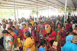 புகா் பேருந்துகளிலும் மகளிா் பயணம் மறுபரிசீலனை செய்ய வலியுறுத்தல்