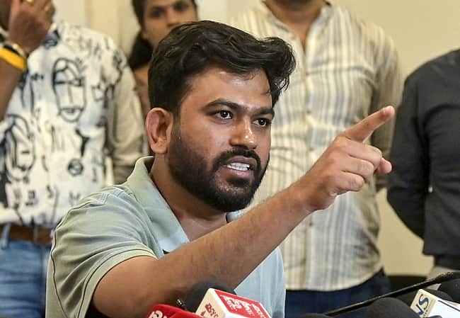 நீட் போராட்ட வழக்குகள் ரத்து; அனைவருக்குமான வெற்றி: அபிஜீத் தீப்கே