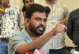 சிஜேபி செய்தித் தொடர்பாளர்கள் மீது கடும் கோபம்: பேரணி குறித்து மனம் திறந்த அபிஜீத் தீப்கே!