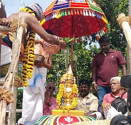 சொா்ணபுரீஸ்வரா் கோயில் கும்பாபிஷேகம்! திரளான பக்தா்கள் பங்கேற்பு!