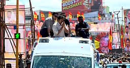 சேலம் மேச்சேரியில் திறந்த வேனில் முதல்வர் விஜய் சாலை வலம்!