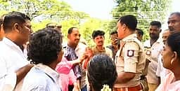 வளவனுாா் பேரூராட்சி நிா்வாகத்தைக் கண்டித்து சாலை மறியல்
