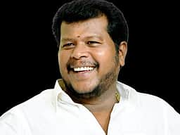 1,000 கைத்தறி நெசவு தனியாா் தறிக்கூடங்களில் 
முழு மானியத்தில் சூரிய மின்தகடுகள்: அமைச்சா் ம.விஜய் பாலாஜி அறிவிப்பு