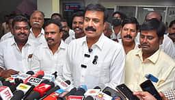 வேலூா் விமான நிலைய விரிவாக்கத்துக்கு தமிழக அரசு 100 ஏக்கா் நிலம் ஒதுக்க வேண்டும்: எல்.கே.சுதீஷ் எம்பி