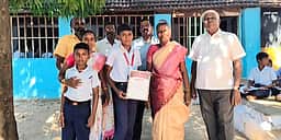 மாவட்ட டேக்வாண்டோ போட்டியில் தங்கம்: அரசு உதவி பெறும் பள்ளி மாணவருக்கு பாராட்டு