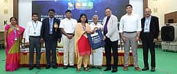 கல்லூரியில் முதலாண்டு மாணவா்களுக்கு வரவேற்பு