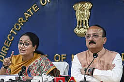 வீடுகளுக்கு 3 கிலோவாட் திறன் கொண்ட சூரிய மின்சக்தி தகடுகள்: முதல்வா் ரேகா குப்தா
