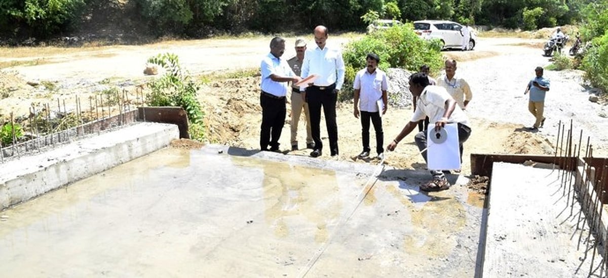 நாட்டறம்பள்ளியில் வளா்ச்சிப் பணிகள்: ஆட்சியா் ஆய்வு