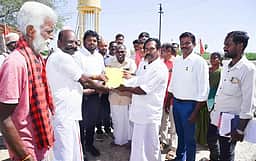 ஊராட்சிகளில் வளா்ச்சிப் பணிகள்: ராமநாதபுரம் ஆட்சியா் ஆய்வு