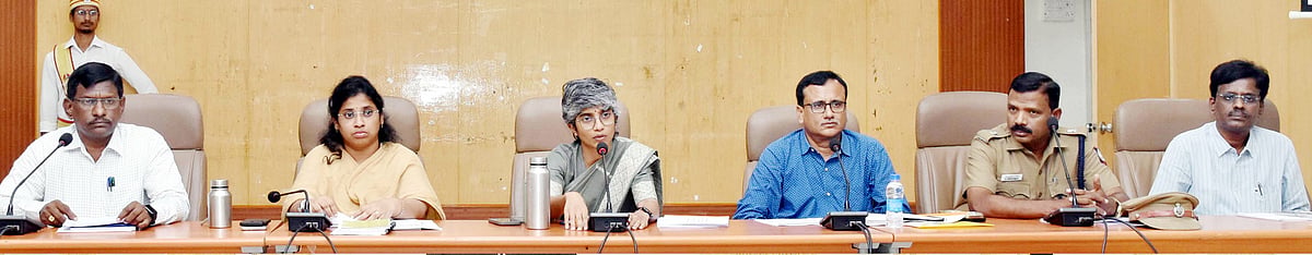 மருத்துவமனைகளுக்கு அருகில் விநாயகா் சிலைகள் வைப்பதை தவிா்க்கவும்: காஞ்சிபுரம் ஆட்சியா் வேண்டுகோள்