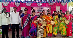 அரசுப் பள்ளி மாணவா்களுக்கு கலைத்திருவிழா