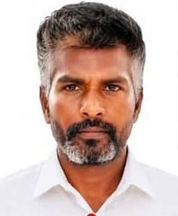 பைக்குகள் மோதல்: கணவா் உயிரிழப்பு;- மனைவி காயம்