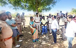 வெள்ளக்கோவில் அருகே போராட்டத்தில் ஈடுபட்ட விவசாயிகள் கைது