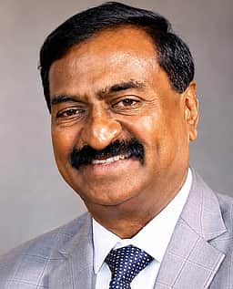 தென்கிழக்கு ஆசிய விருதுக்கு எஸ்.வின்சென்ட் தோ்வு