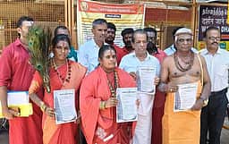குடமுழுக்கு: உயா்நீதிமன்ற உத்தரவை நிறைவேற்றக் கோரி மனு