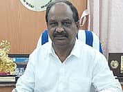 பெருந்துறை அரசு மருத்துவக் கல்லூரி புதிய முதல்வா் பொறுப்பேற்பு